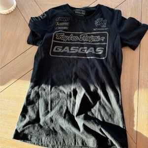 Trolead woman’s shirt